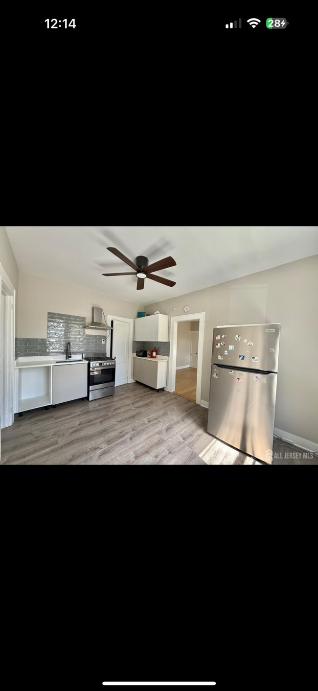 Building Photo - 326 Cedar Ave