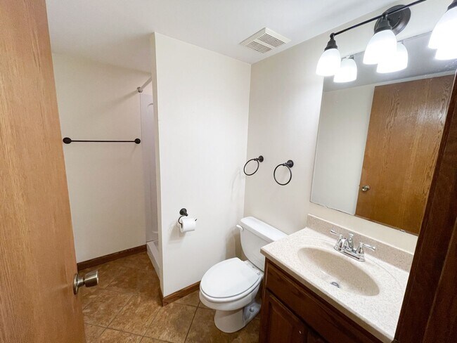 Building Photo - 2820 Warner Ln