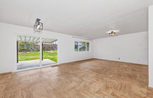 Building Photo - Updated Single-Story Home in South Redlands