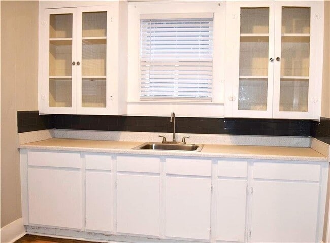 Building Photo - 611 Nelray Blvd