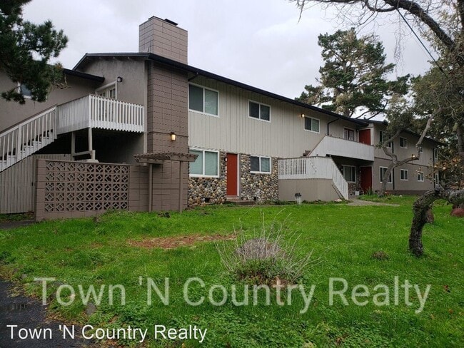 Building Photo - 802 Sunset Dr