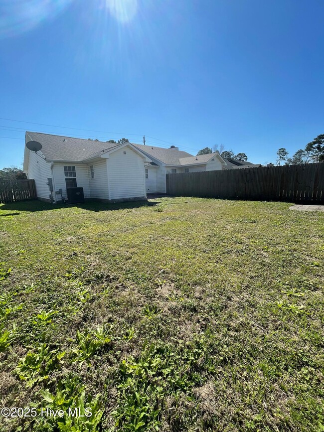 Building Photo - 2302 Knollwood Ln
