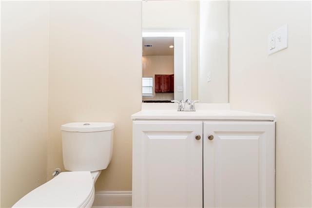 Building Photo - 1002 S Pine St