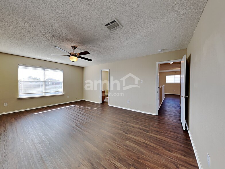 Building Photo - 1706 Santa Fe Trl