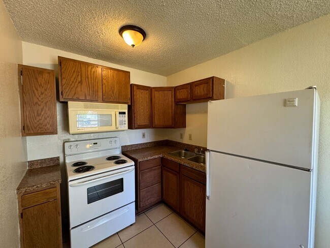 Building Photo - 1301 Franz Dr