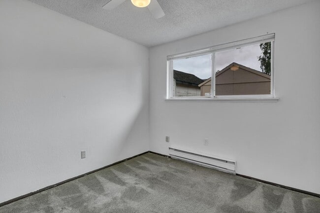 Building Photo - 4622 E C St
