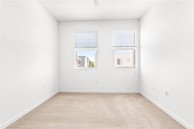 Building Photo - 706 Colorado Cir