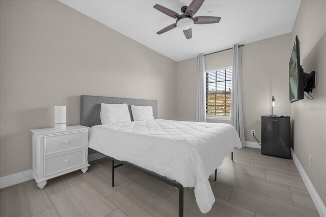 Building Photo - 9657 Moss Rose Way