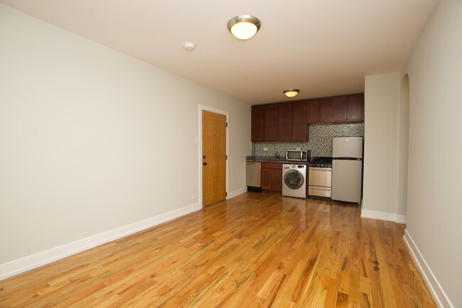 Building Photo - 550 W Arlington Pl