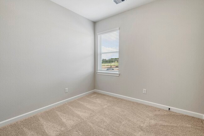 Building Photo - 15671 Honey Cv Dr