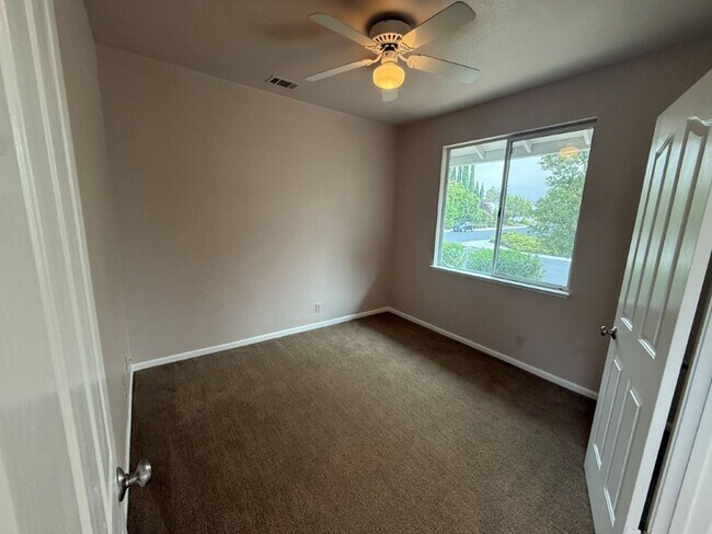 Building Photo - 900 Bluewater Dr