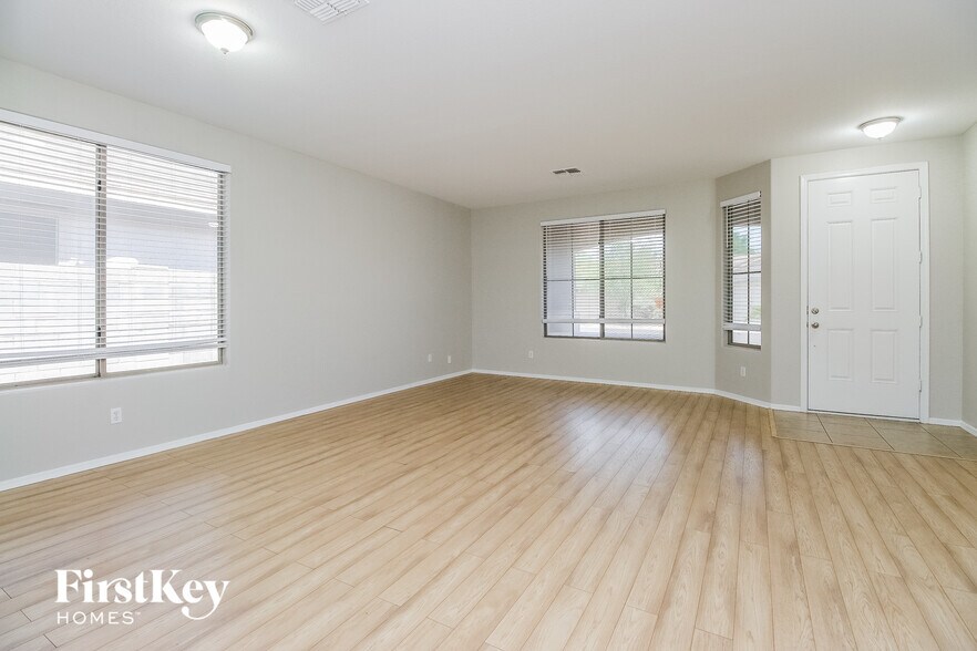 Building Photo - 12529 W Highland Ave