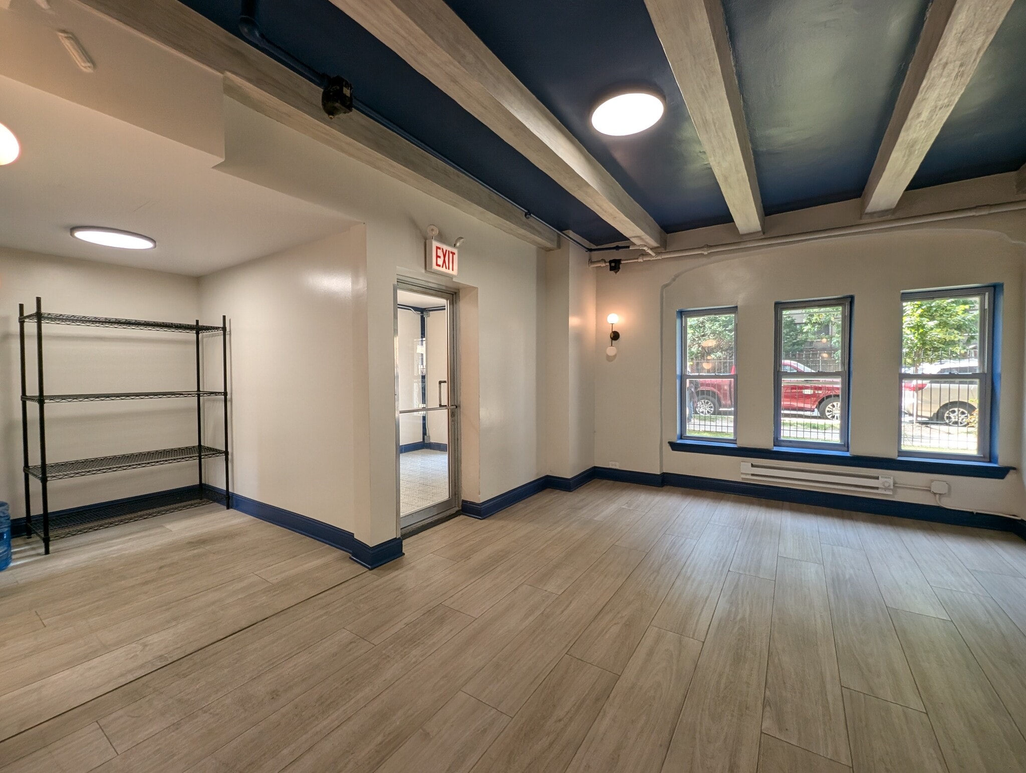 Building Photo - 5425 N Kenmore Ave