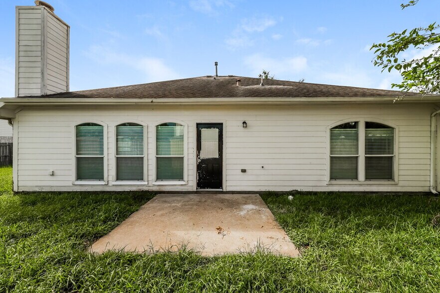 Building Photo - 5139 Chase Park Cir