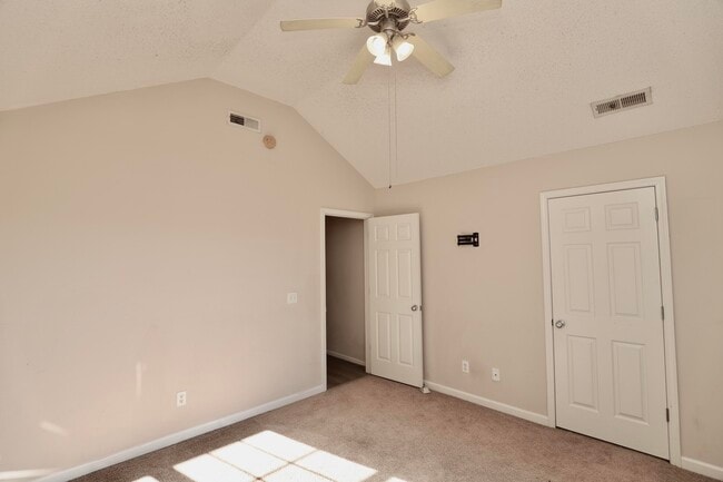 Building Photo - 2605 Turningleaf Ln