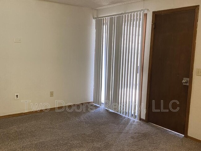 Building Photo - 2820 SE 55th St