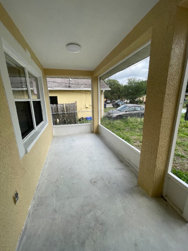 Building Photo - 2704 E 19th Ave