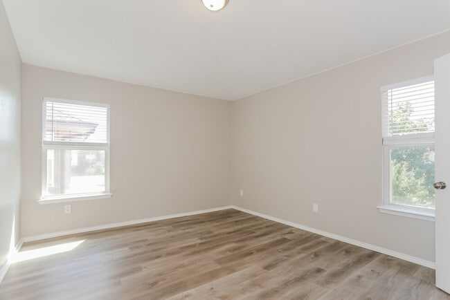 Building Photo - 7334 Tree Ridge Ct