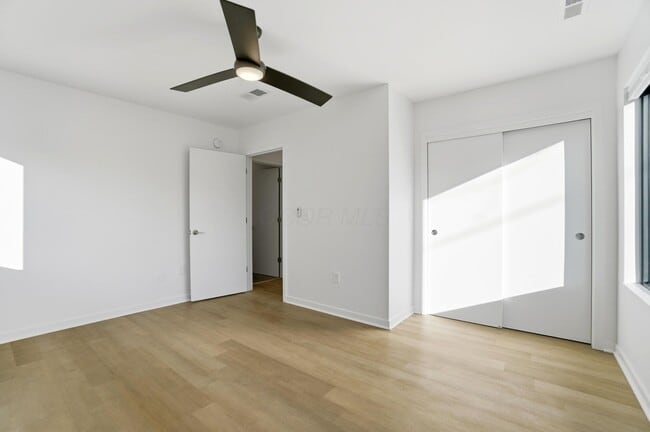 Building Photo - 33 N Blacksmith Ln