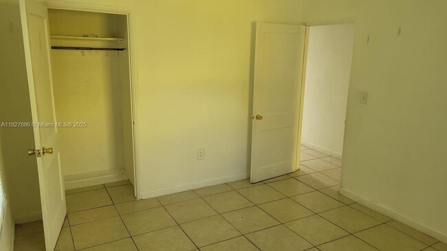 Building Photo - 1042 NW 49th St