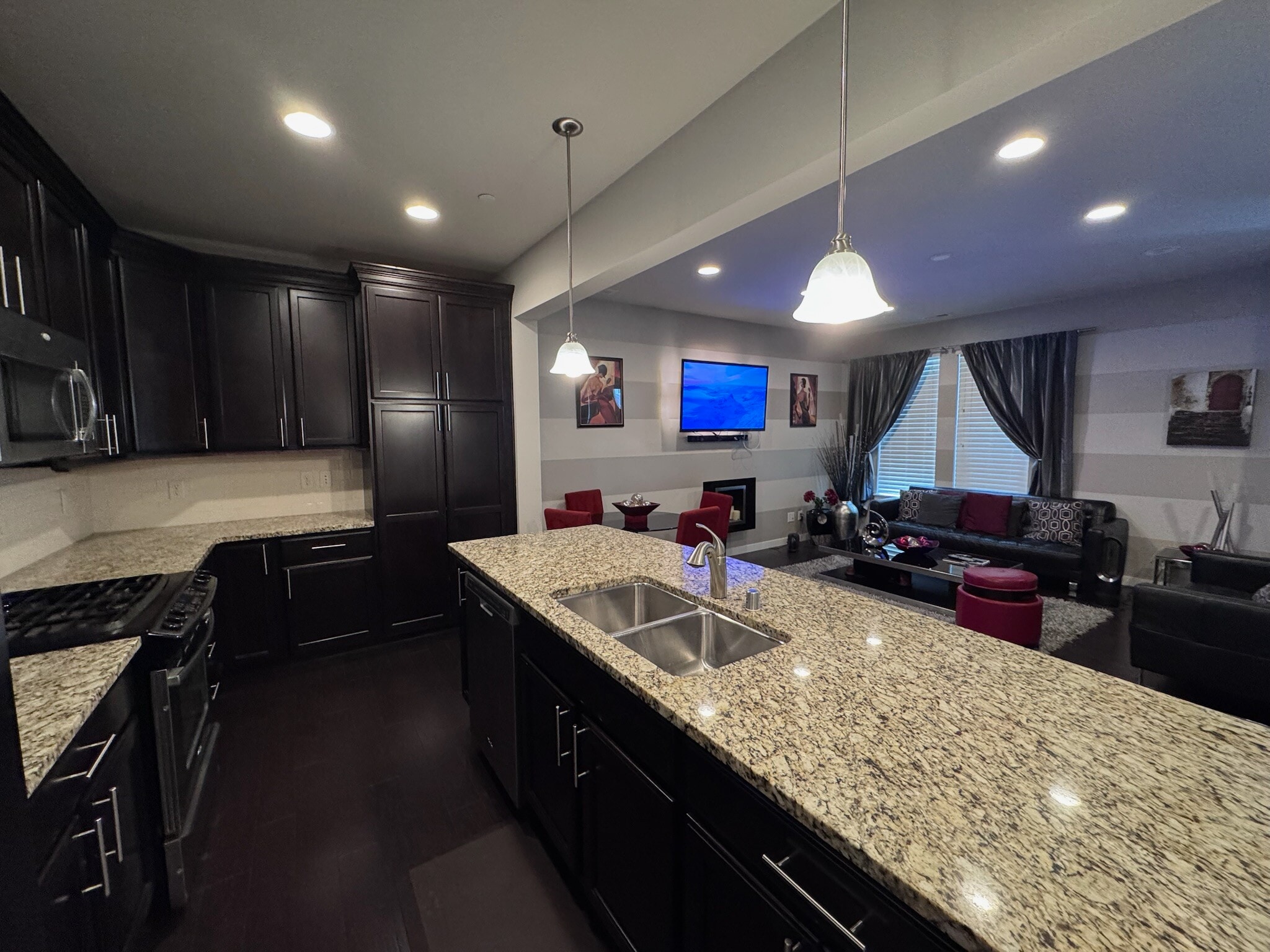 Building Photo - 1411 NE Park Dr