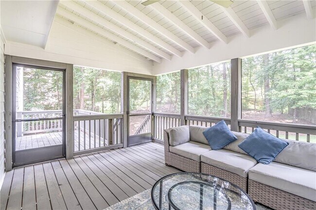 Building Photo - 1022 Knotts Pointe Dr