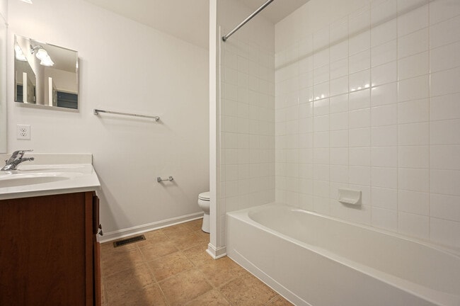 Building Photo - 14 Dilworthtown Dr