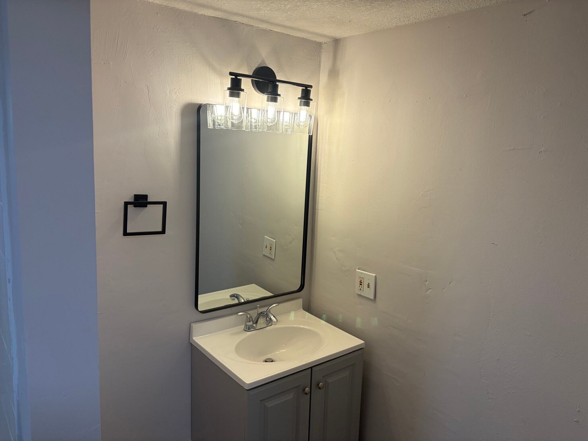 Building Photo - 7838 James A Reed Rd