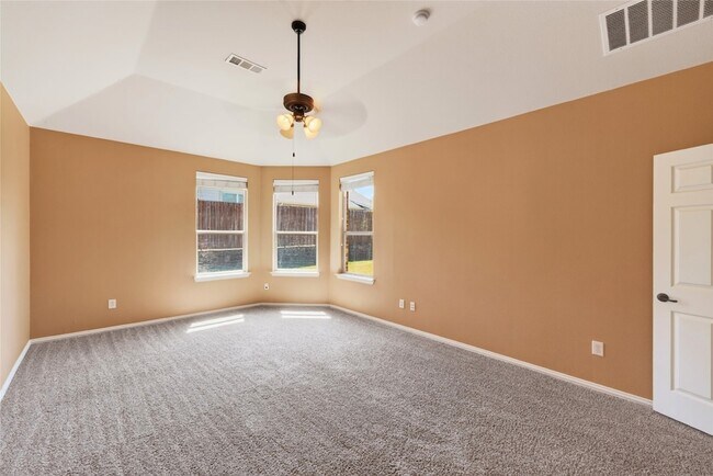 Building Photo - 417 Hackberry Dr