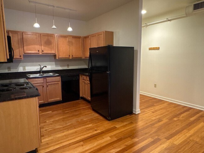 Building Photo - Lehigh Riverport 2 Bedroom Condo