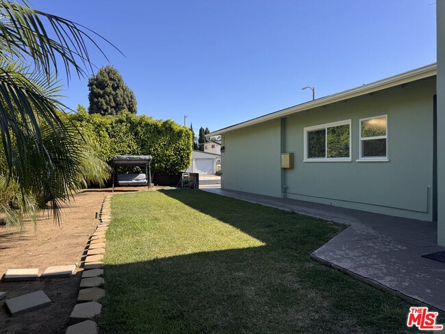 Building Photo - 12001 Sylvester St