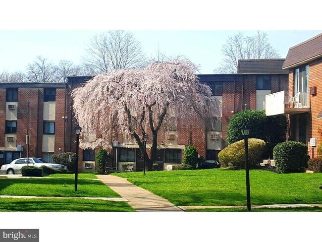 Building Photo - 100 E Glenolden Ave