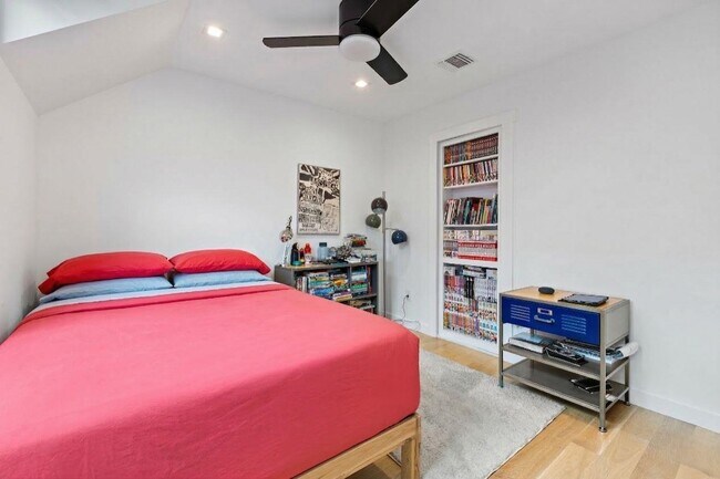 Building Photo - 634 Garden St