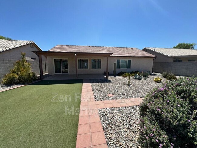 Building Photo - 39610 N Cumberland Dr