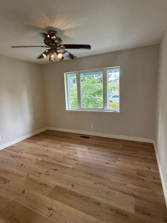 Building Photo - Stunning Saratoga Home; 3 Bedroom + Loft Must See!!