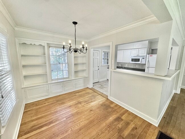 Building Photo - 163 S Fenwick Rd