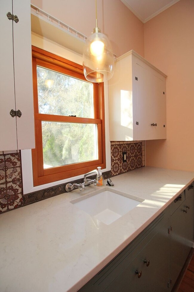 Building Photo - 4536 SE Boise St