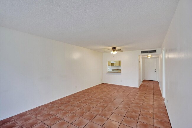 Building Photo - 9481 Evergreen Pl