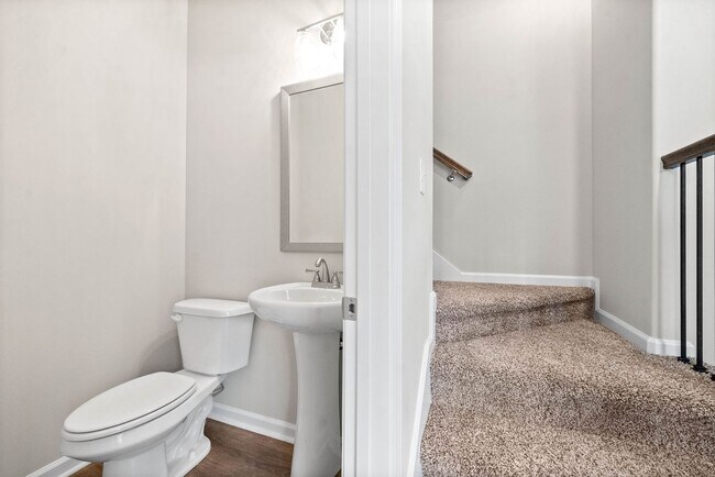 Building Photo - Beautiful 3 Bedroom Home For Rent Near Downtown Clarksville!