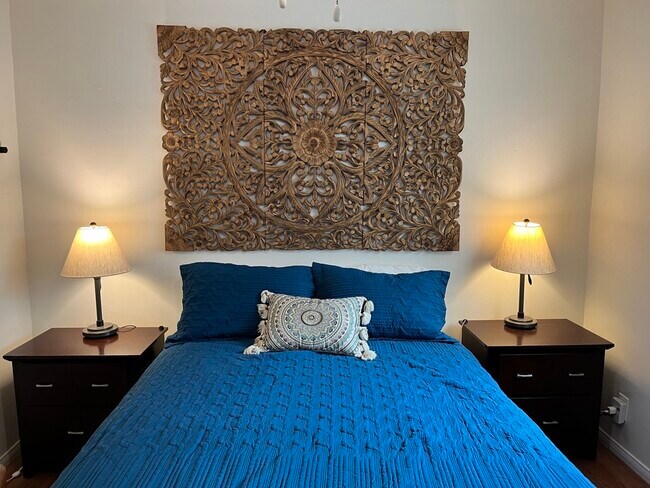 Bedroom - 545 N Hoover St