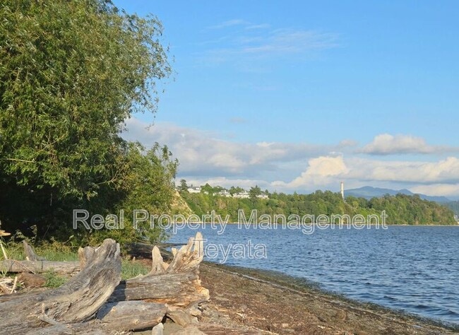 Building Photo - 3921 Cliffside Dr