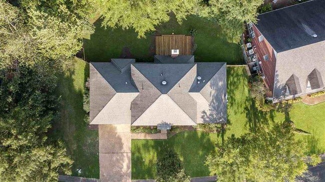 Building Photo - 307 Long Cove Dr