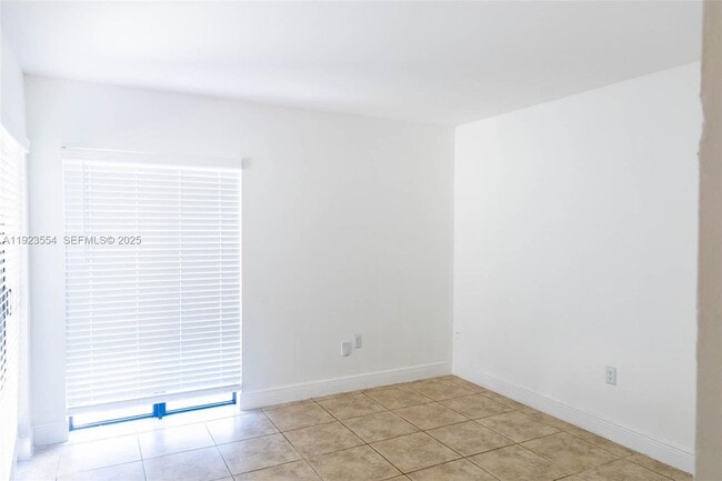 Building Photo - 7028 SW 106th Pl