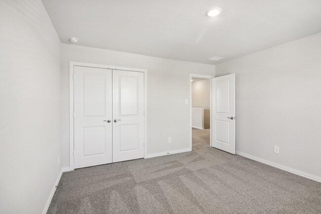 Building Photo - 701 Easthill Dr
