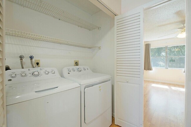 Building Photo - 6384 Boca Cir