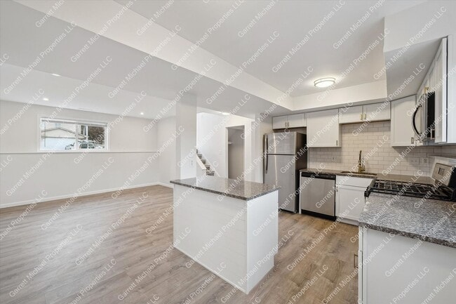 Building Photo - Fully Remodeled 4-Bedroom Home in Desirable Neighborhood in Pontiac for Rent!