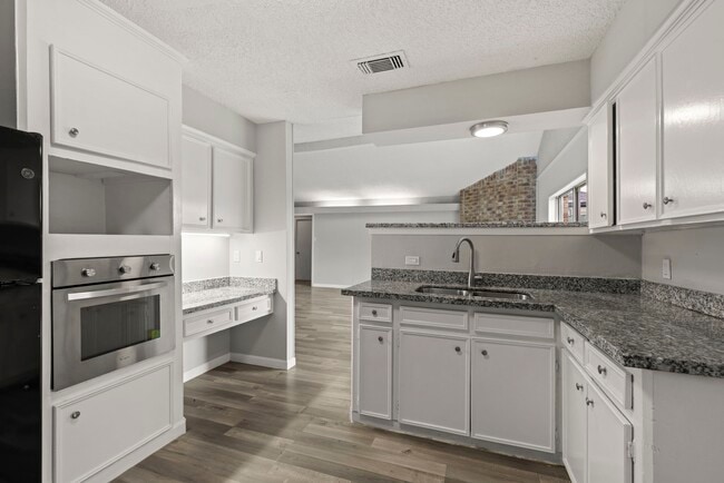 Building Photo - 3808 Corto St