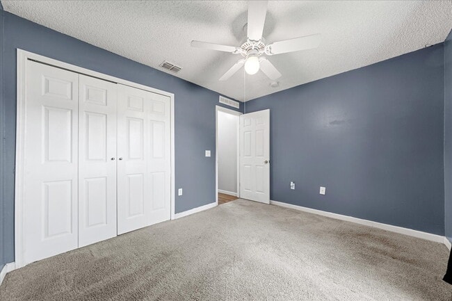 Building Photo - Palm Bay Gem