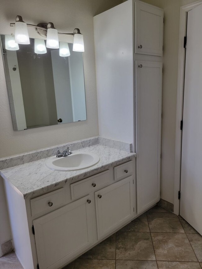 Building Photo - 5129 Rainbow Harbour Cir