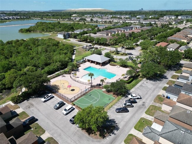 Building Photo - 9136 Hillcroft Dr